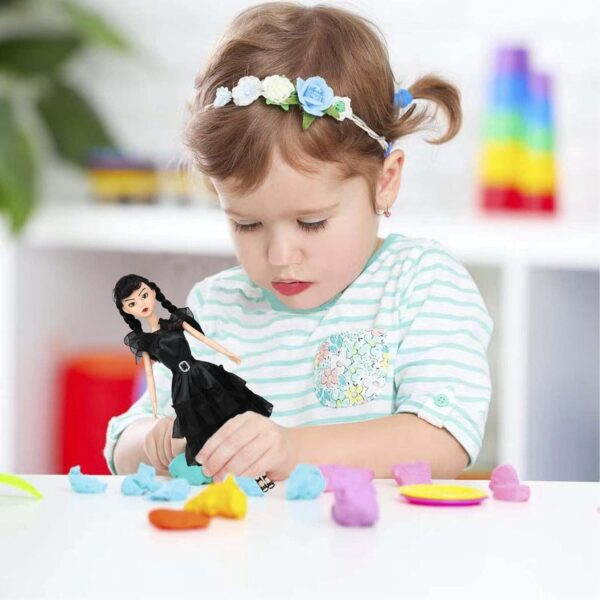Κούκλα Φιγούρα Wednesday Addams με Μαύρο Ολόσωμο Φόρεμα - Image 4