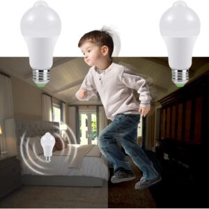 Λάμπα LED E27 με αισθητήρα κίνησης και λυκόφωτος, 6500 K. Ιδανική για εξωτερικούς χώρους, ενεργοποίηση σε χαμηλό φωτισμό, εξοικονόμηση ενέργειας.